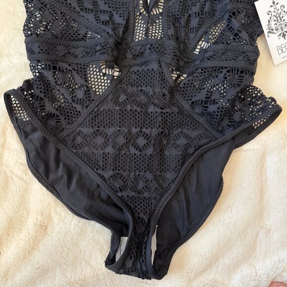 Women's XL NWT Becca by Rebecca Virtue Crochet Plunge One-Piece Swimsuit - Picture 6 of 11